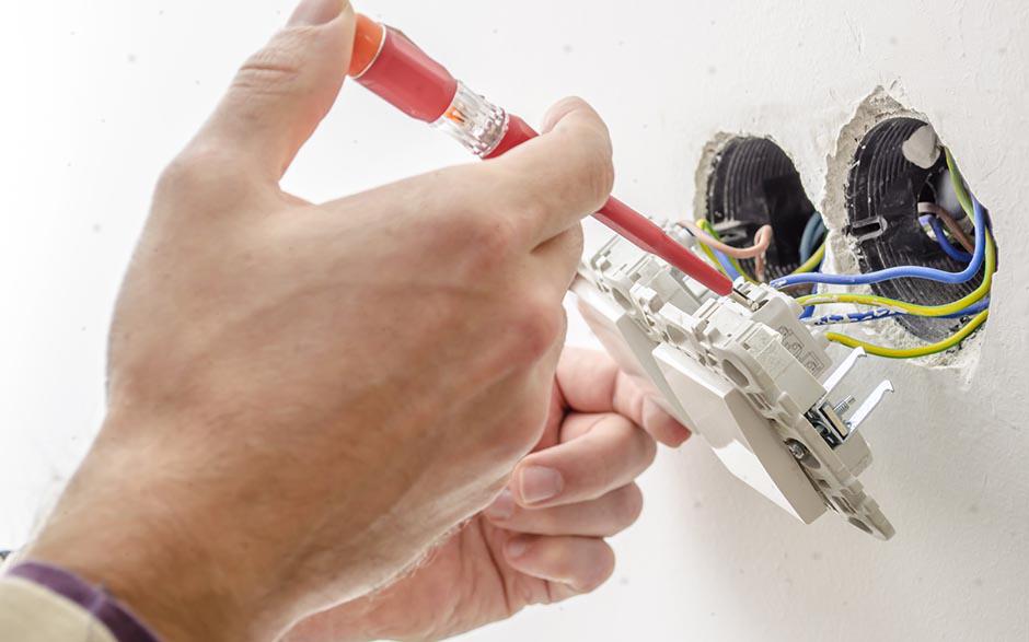 électricien maintenance Élancourt